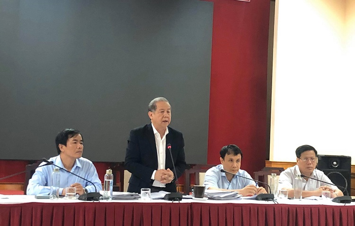 Huế cách ly tại bệnh viện 2 người cùng khoang máy bay với bệnh nhân Covid-19 thứ 17 - 2