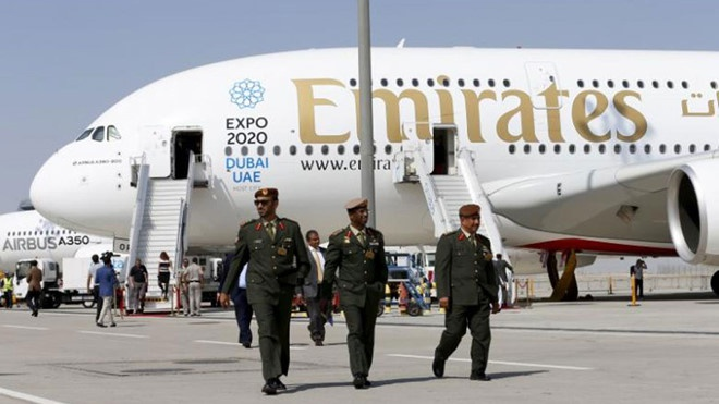 Hàng loạt hãng hàng không sa thải, giảm lương nhân viên vì Covid-19 - 2