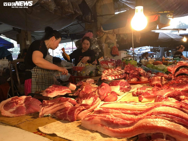 Siêu thị, chợ dân sinh Hà Nội đầy ắp hàng hóa - 11