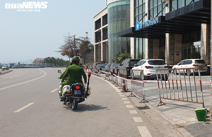 Nhiều người cùng chuyến bay với ca nhiễm Covid-19 thứ 17 âm tính với nCoV - 2