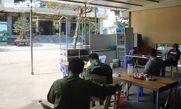 Quảng Ninh phong tỏa 3 khách sạn liên quan đến 4 du khách nhiễm Covid-19 - 2