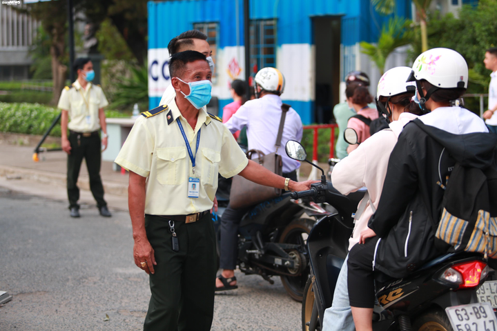 Vì sao Đại học Y Dược TP.HCM cho sinh viên đến trường giữa dịch Covid-19? - 6