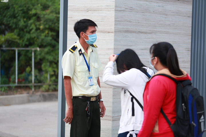 Vì sao Đại học Y Dược TP.HCM cho sinh viên đến trường giữa dịch Covid-19? - 9