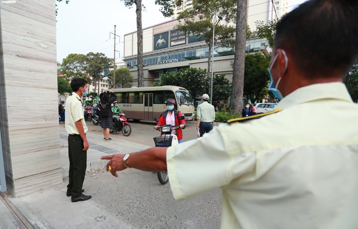 Vì sao Đại học Y Dược TP.HCM cho sinh viên đến trường giữa dịch Covid-19? - 10