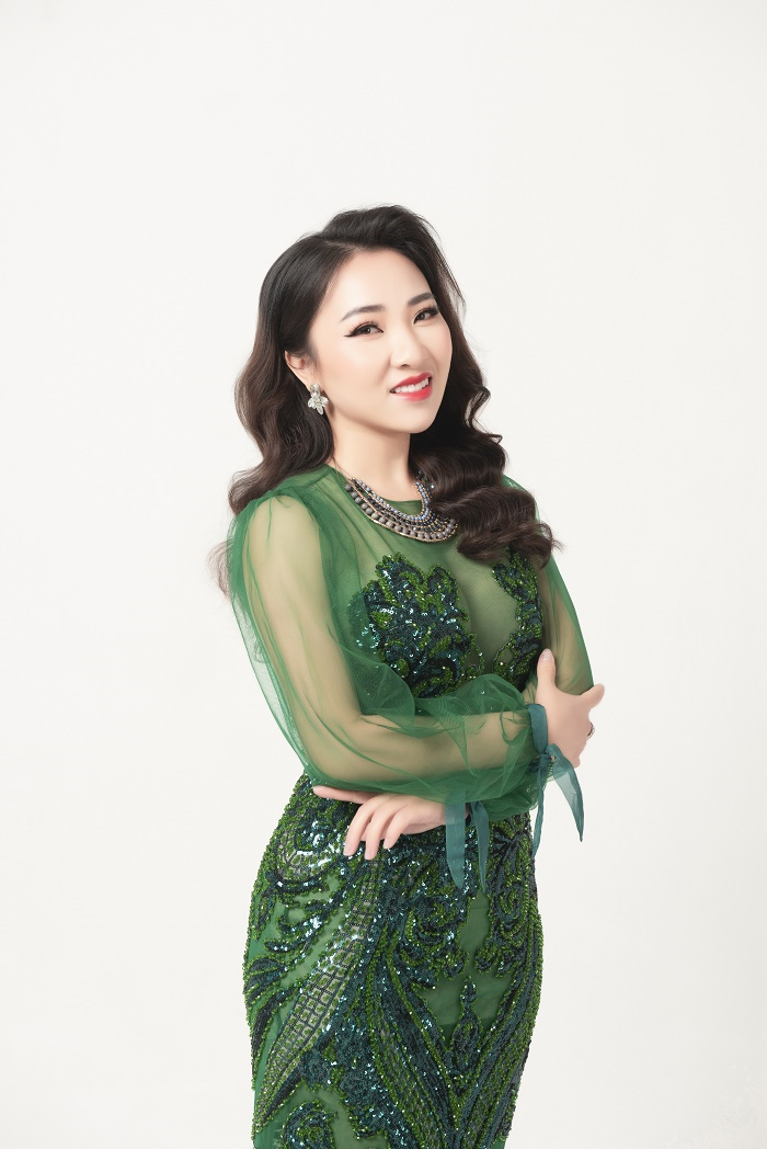 'Mỹ nhân hát nhạc Nga' sáng tác ca khúc đầu tay ca ngợi sự hy sinh của người mẹ - 1