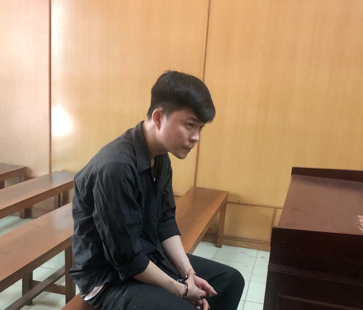 Trộm hơn 31,5 tỷ đồng từ máy ATM, nhân viên ngân hàng lĩnh 19 năm tù - 1