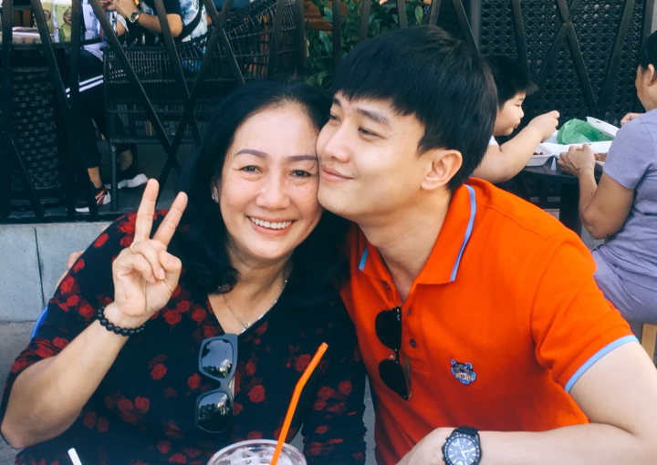 Mừng ngày 8/3, Quốc Trường ‘Về nhà đi con’ tặng mẹ 3 tỷ đồng - 2