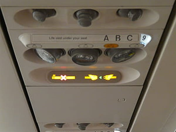 Cần làm gì để ngăn ngừa lây nhiễm Covid-19 khi đi máy bay? - 6