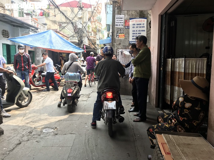 Nghi phạm đâm thiệt mạng tổ trưởng dân phố ở Hải Phòng cầm dao ra đầu thú - 1