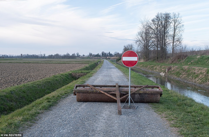 Ảnh: Cảnh sát Italy siết chặt an ninh, phạt nặng người chống lệnh phong toả - 8
