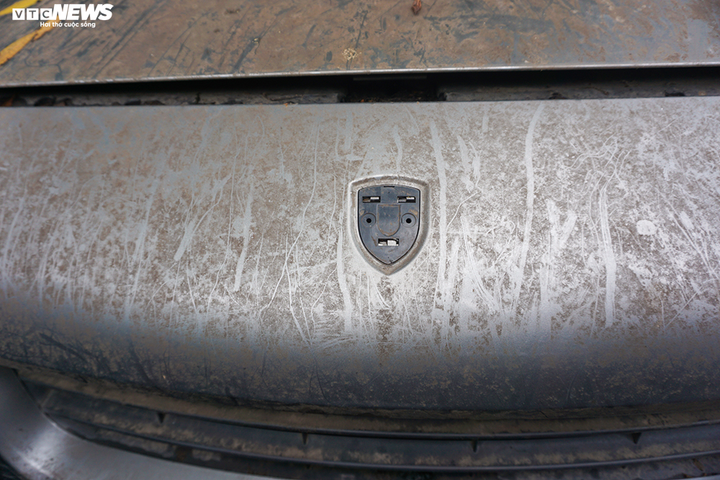 'Tuyệt phẩm' Porsche Cayenne bị xếp xó ở Hà Nội - 6