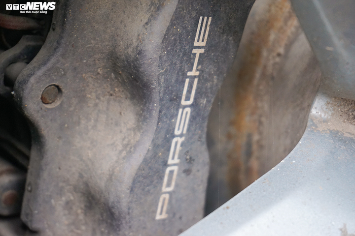 'Tuyệt phẩm' Porsche Cayenne bị xếp xó ở Hà Nội - 12