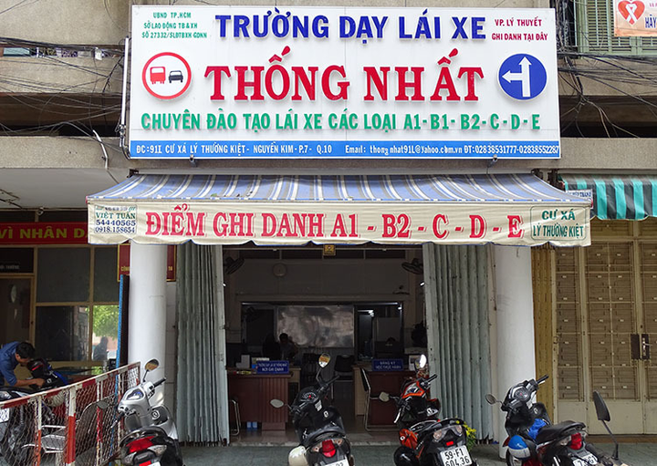 83 giáo viên dạy lái xe dùng bằng giả: Tiết lộ 'lỗ hổng' pháp lý - 1