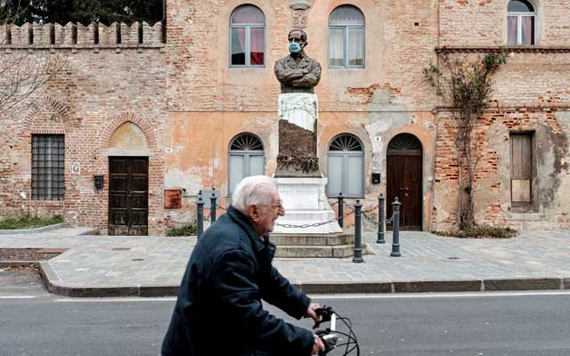 Góa phụ Italy mắc kẹt trong nhà cùng thi thể chồng nhiễm Covid-19 - 1