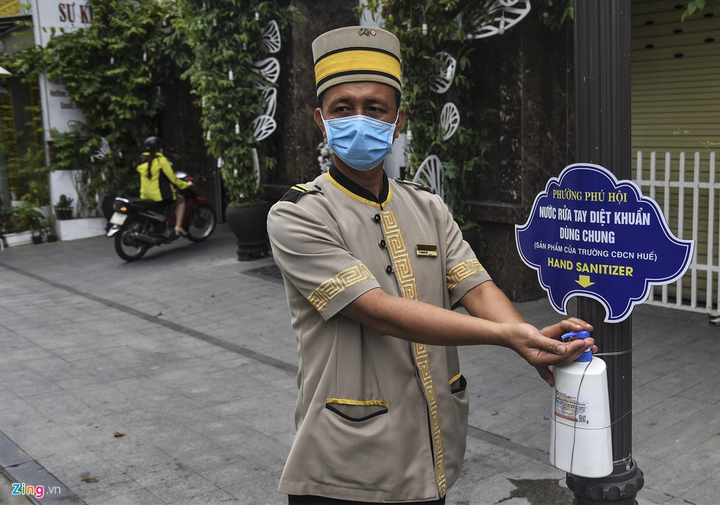 Ảnh: Phố Tây ở Huế 'vắng như chùa bà Đanh' khi phát hiện du khách Anh nhiễm Covid-19 - 12