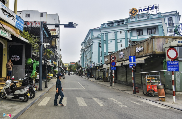 Ảnh: Phố Tây ở Huế 'vắng như chùa bà Đanh' khi phát hiện du khách Anh nhiễm Covid-19 - 1