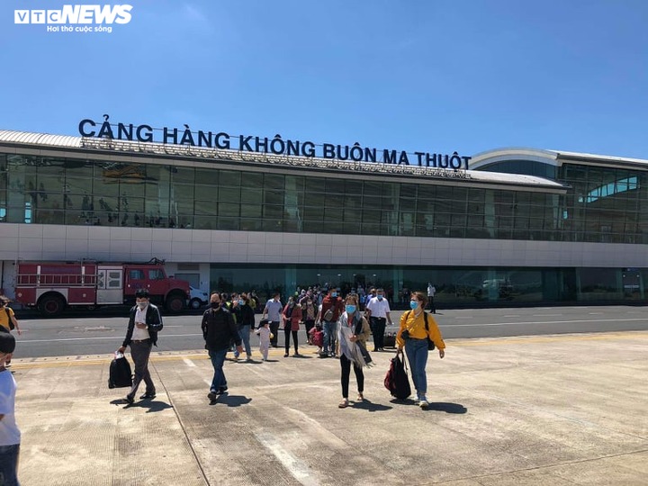 Một người Ý tiếp xúc với ca nhiễm Covid-19 từng đi nhiều nơi ở Đắk Lắk - 1