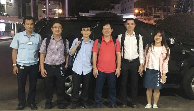 Bác sĩ Bệnh viện Chợ Rẫy lên đường trong đêm hỗ trợ Bình Thuận chống dịch Covid-19 - 1