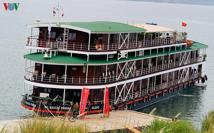 Campuchia phát hiện thêm 2 ca mắc Covid-19 trên du thuyền từ Việt Nam - 1