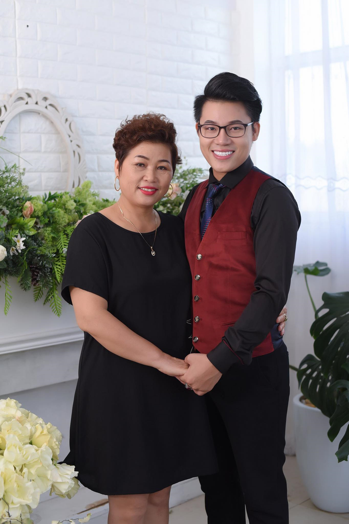 Tiến sĩ Triết học, quán quân 'Thần tượng bolero' từng đi buôn đồng nát - 2