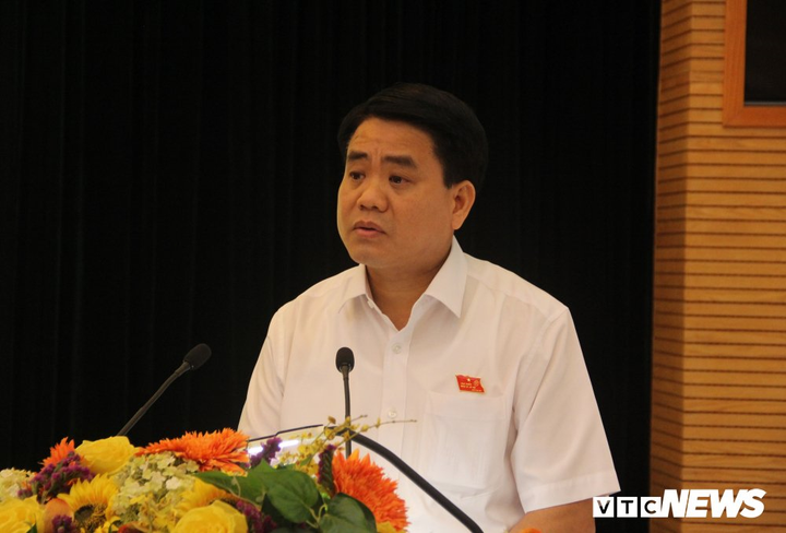 Chủ tịch Hà Nội đề xuất mua trang thiết bị y tế sẵn sàng đối phó 1.000 ca Covid-19 - 1