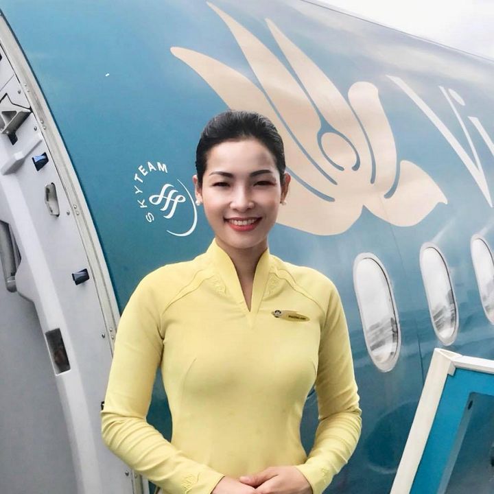 Nữ tiếp viên bế cháu bé 2 tháng tuổi trên máy bay từ Frankfurt về Hà Nội - 2