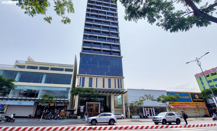 Hai bệnh nhân người Anh ở Đà Nẵng âm tính với Covid-19 - 1