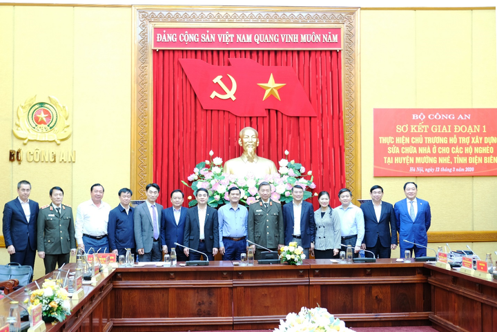 Vietcombank hỗ trợ 10 tỷ đồng xây dựng và sửa chữa nhà cho hộ nghèo - 5