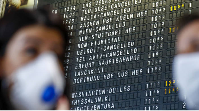 Du khách hoang mang, các hãng hàng không quốc tế lao đao sau lệnh cấm của Trump - 2