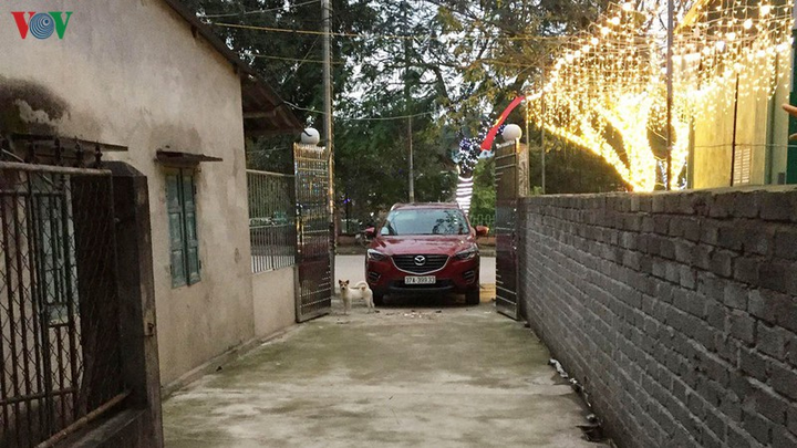 Phàn nàn xe dựng bịt kín cổng vào, bác sĩ bị 2 cha con tiệm trà chanh đánh nhập viện - 1