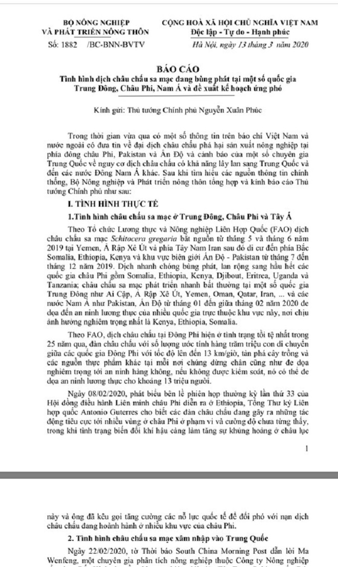 Dùng máy bay phun thuốc tiêu diệt dịch châu chấu tràn vào Việt Nam - 2