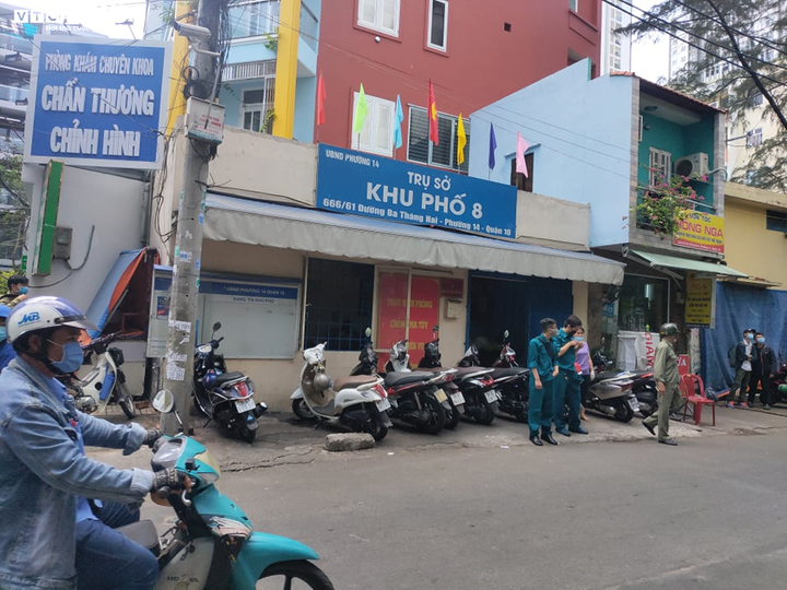 Chuẩn bị cơm hộp, khẩu trang cho hơn 1.000 người trong chung cư bị phong tỏa ở TP.HCM - 7