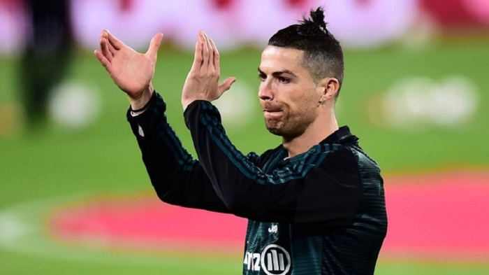 UEFA giải cứu bóng đá trước dịch Covid-19 thế nào? - 1