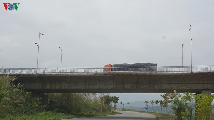 Đề xuất Trung Quốc cho phương tiện sang cửa khẩu Việt Nam nhận hàng - 1