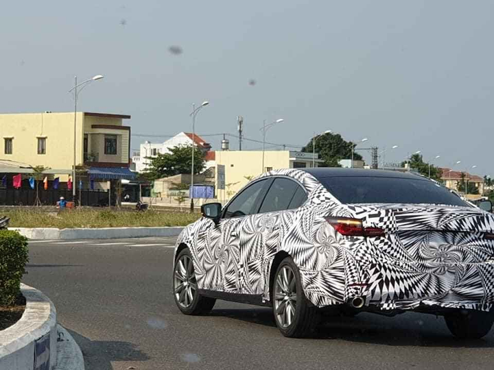Lộ diện Mazda 6 được che chắn kỹ chạy thử trên đường tại Việt Nam - 2
