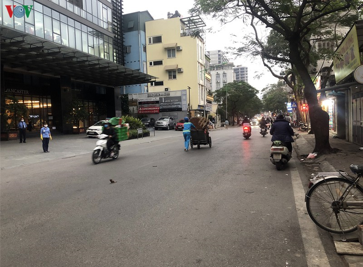 20 người tiếp xúc F1 với bệnh nhân số 50 mắc Covid-19 tại Núi Trúc, Hà Nội - 3