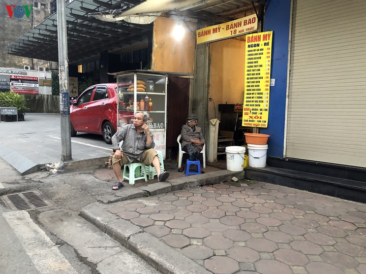 20 người tiếp xúc F1 với bệnh nhân số 50 mắc Covid-19 tại Núi Trúc, Hà Nội - 5