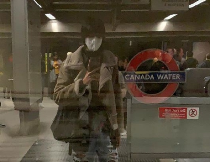 Người mẫu Việt ở Anh: 'Tôi bị kỳ thị khi mang khẩu trang' - 1