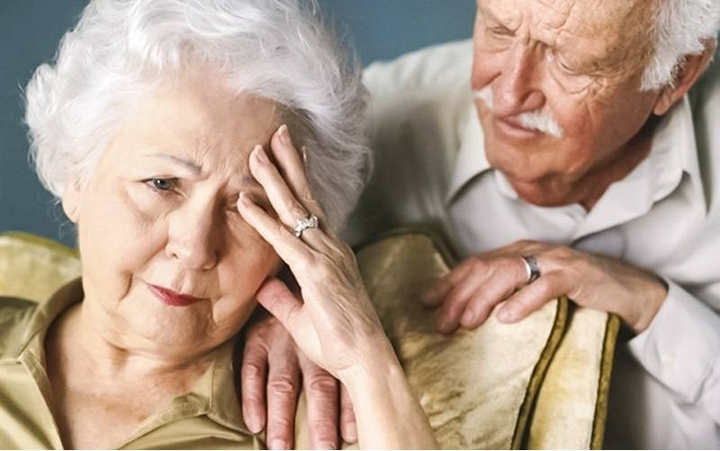 Vì sao người cao tuổi kèm bệnh lý nền khi mắc Covid-19 có nguy cơ diễn biến nặng? - 1