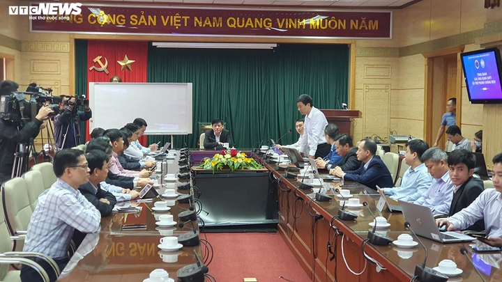 Thứ trưởng Y tế: 'Sẽ không khoanh vùng cách ly khu vực rộng như Sơn Lôi' - 2