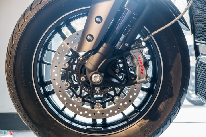 Triumph Rocket 3 TFC về Việt Nam giá 1,3 tỷ đồng - 11