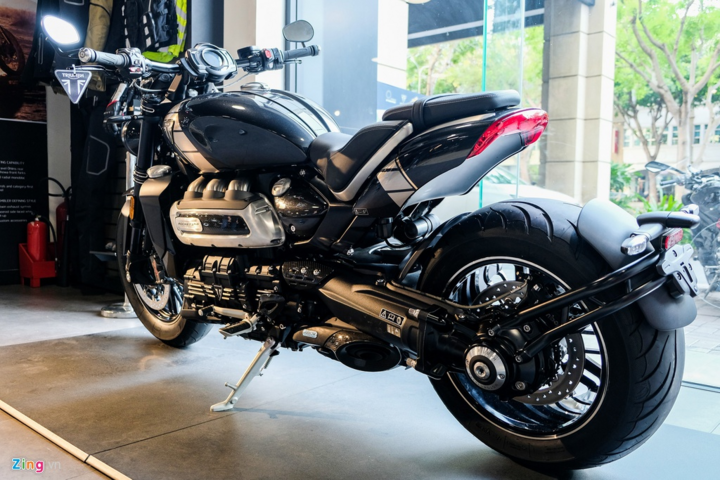 Triumph Rocket 3 TFC về Việt Nam giá 1,3 tỷ đồng - 4