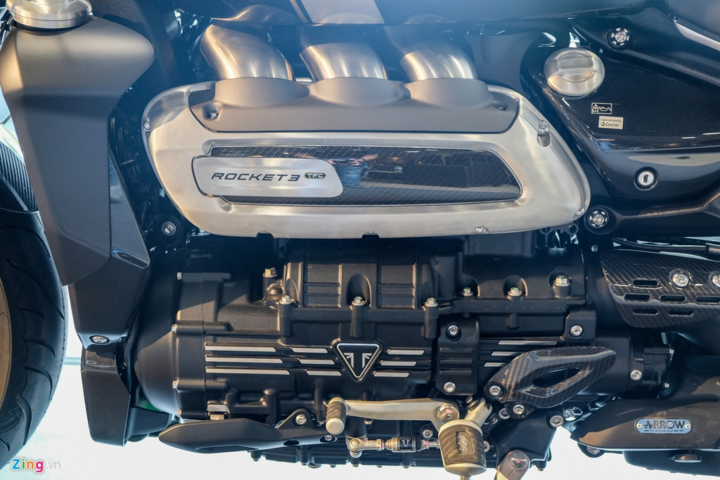 Triumph Rocket 3 TFC về Việt Nam giá 1,3 tỷ đồng - 8