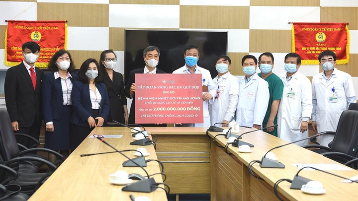Hỗ trợ 5 tỷ đồng cho Viện Vệ sinh dịch tễ Trung ương và Bệnh viện Nhiệt đới - 1