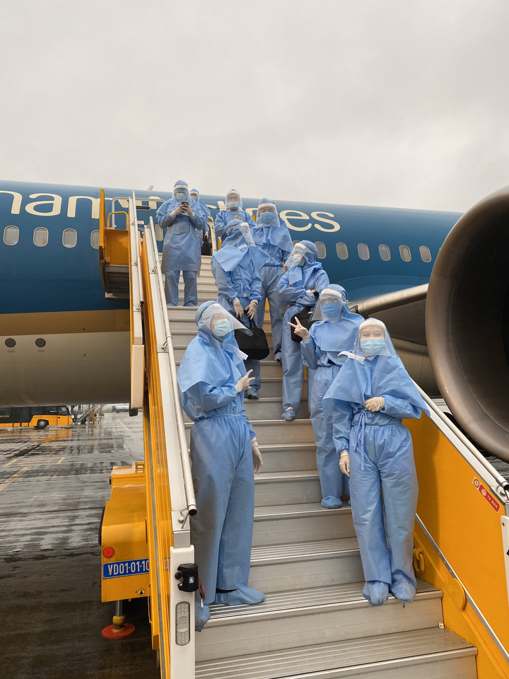 Vietnam Airlines tăng cường phòng dịch các chuyến bay giữa châu Âu và Việt Nam - 7