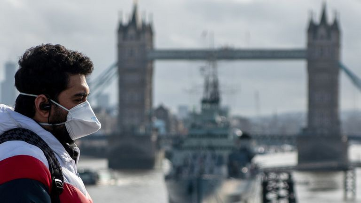 Anh: Dịch Covid-19 có thể kéo sang 2021, gần 8 triệu người nhập viện - 1