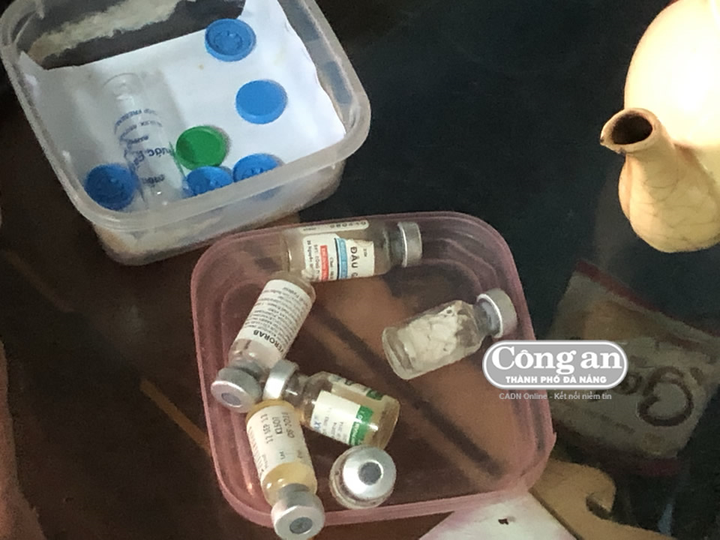 Bắt y tá 'dỏm' tiêm vaccine Covid-19 tự pha chế cho hàng chục người - 2