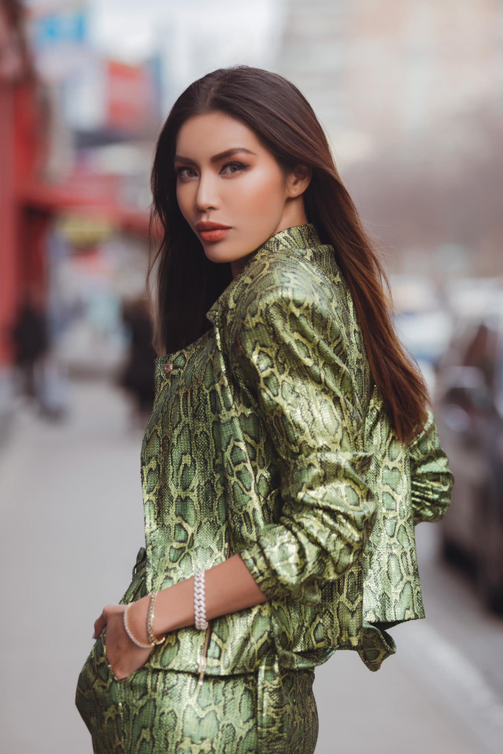 Bị chỉ trích keo kiệt vì ủng hộ người dân miền Tây 10 triệu đồng, Minh Tú bức xúc - 1