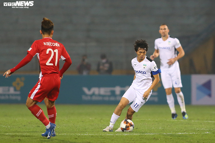 Văn Toàn bứt tốc 'xé gió', Bùi Tiến Dũng, Quế Ngọc Hải vất vả theo sau - 9