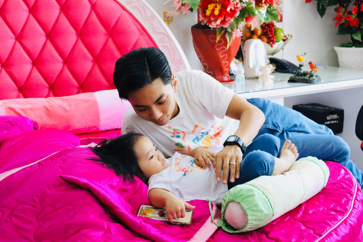 Phan Hiển: 'Con gái bừa bộn, khó tính, khó chiều và khó gần giống hệt Khánh Thi' - 2